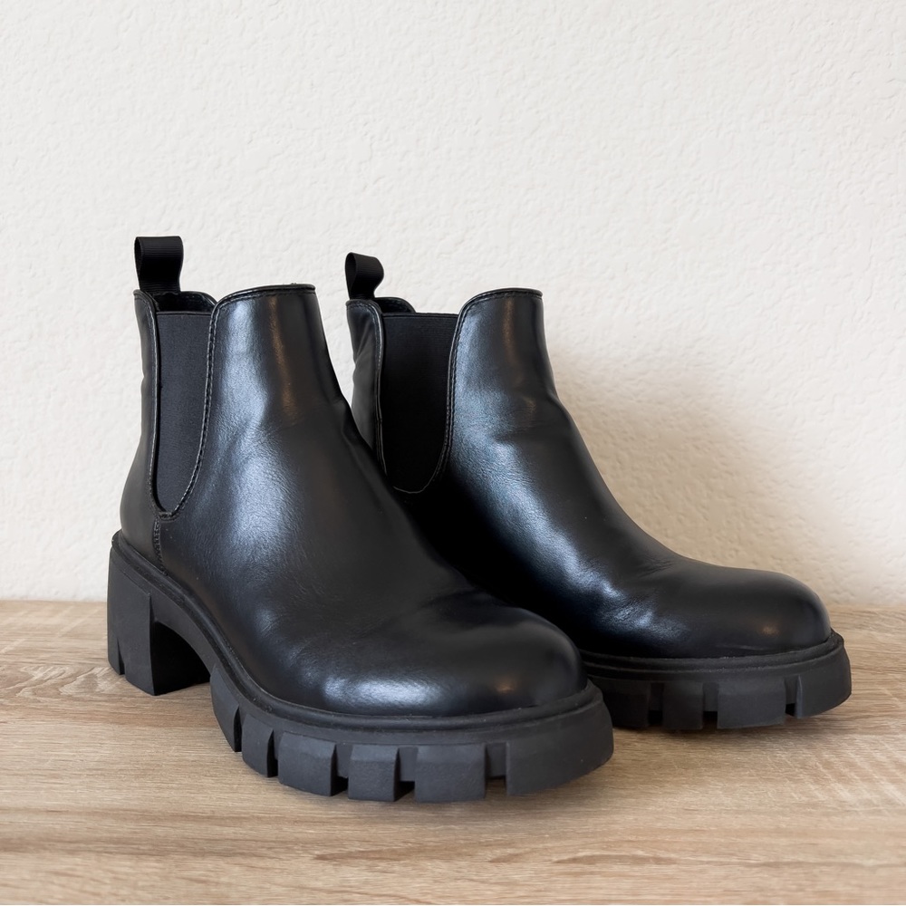 Steven Madden Black Howler Chunky Boot